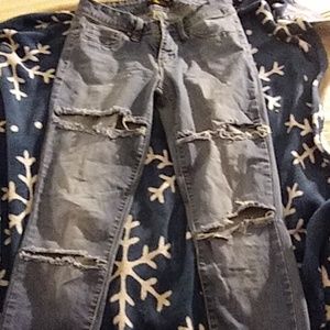 Ripped skinny jeans